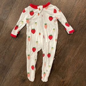 Kyte baby strawberry zipper onesie
